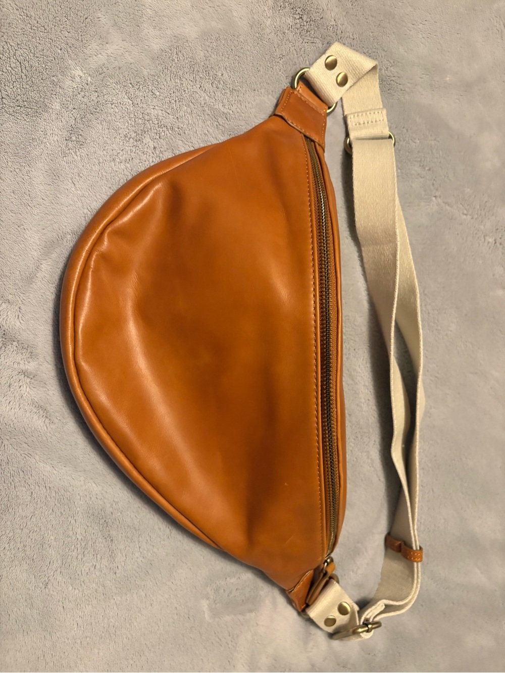 Andar Tatum Leather crossbody Bag